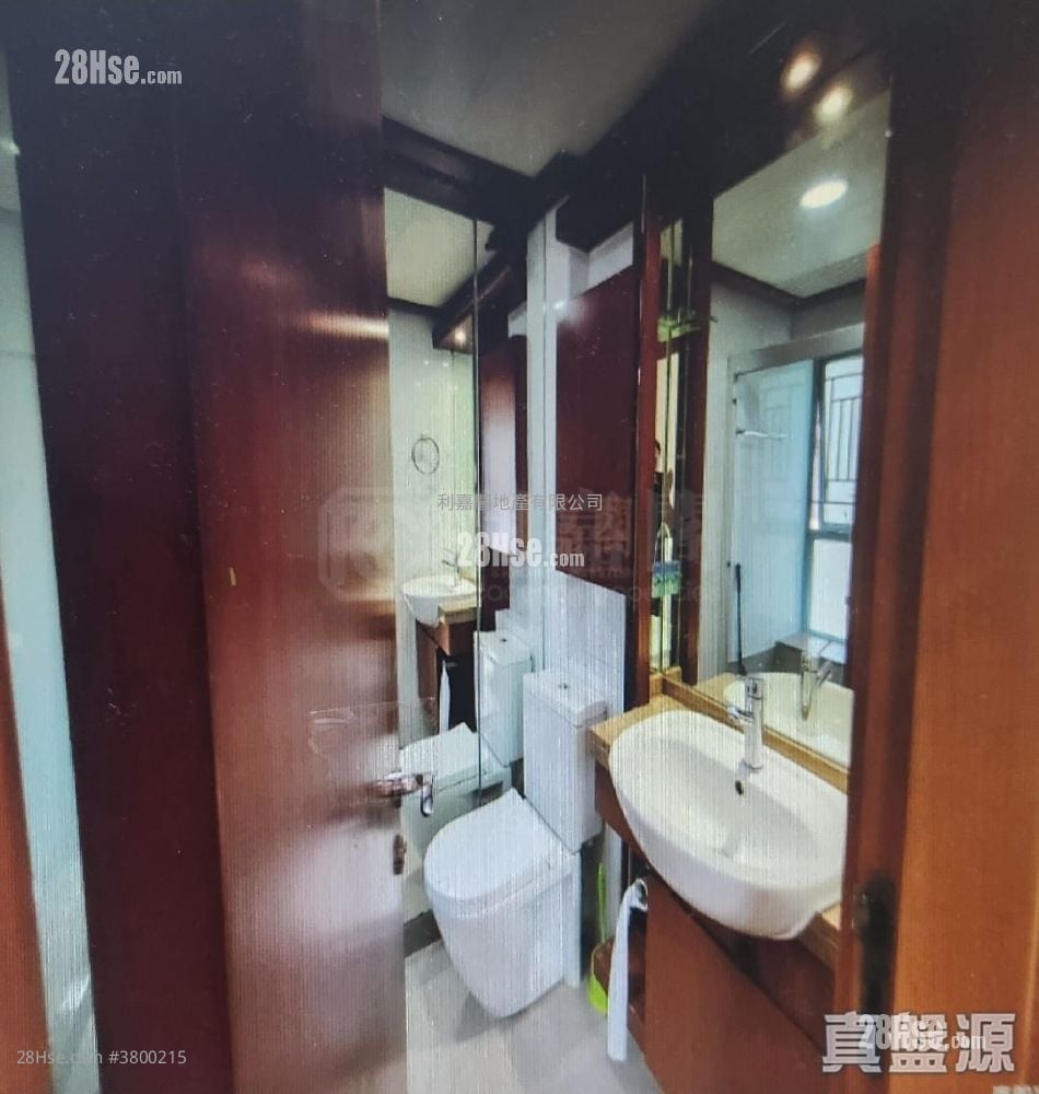 Aquamarine Sell 3 Bedrooms 577 ft²