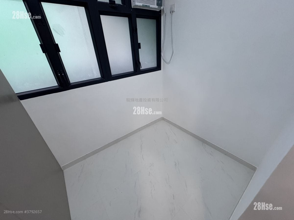 千岁大厦 租盘 2 房 , 1 浴室 300 平方尺