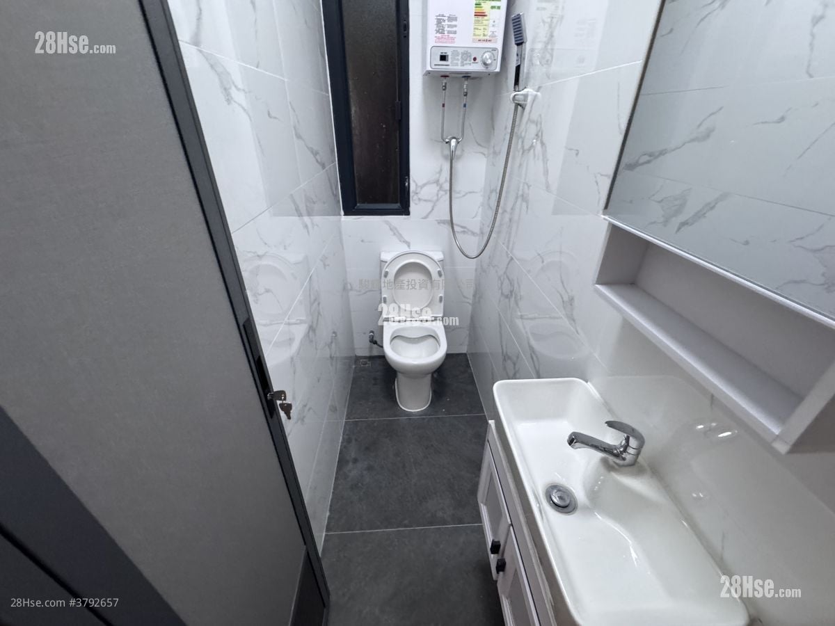 千岁大厦 租盘 2 房 , 1 浴室 300 平方尺