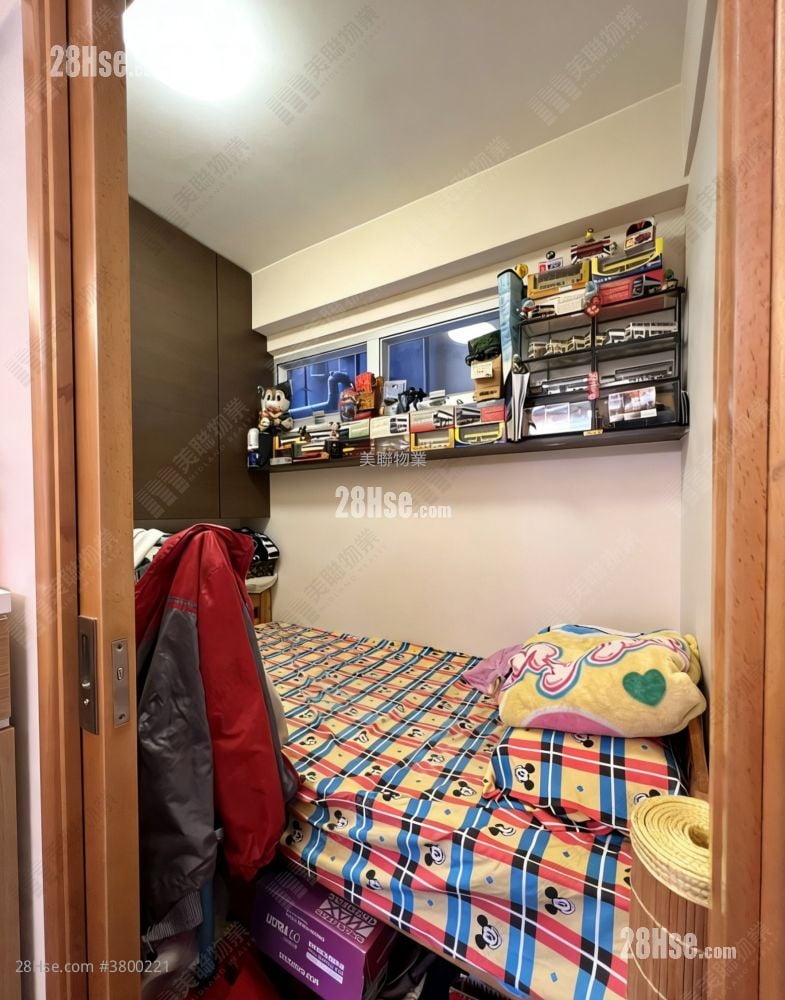 Hong Tak Gardens Sell 2 Bedrooms 412 ft²