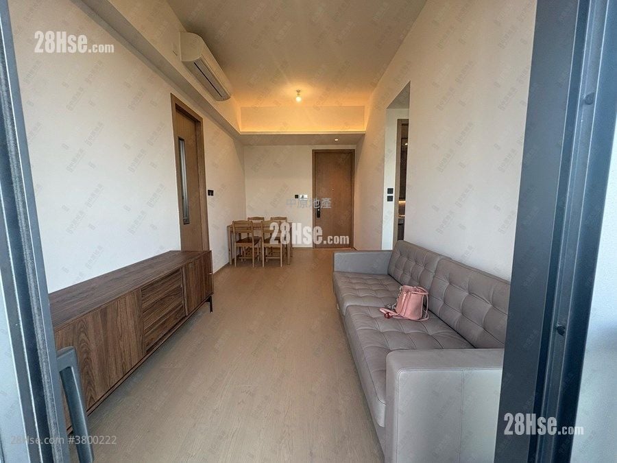 In One Rental 2 Bedrooms , 1 Bathroom 522 ft²