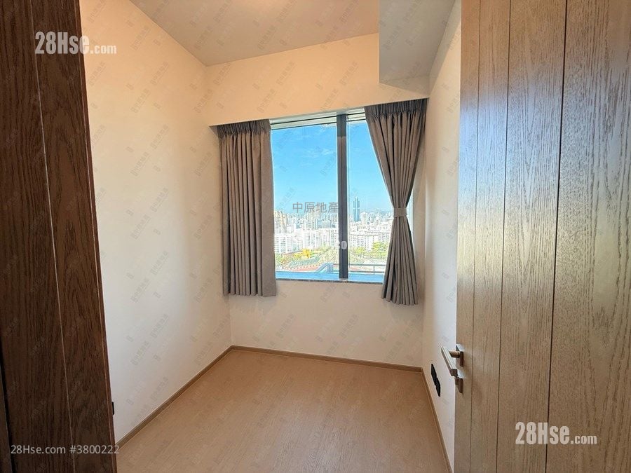 In One Rental 2 Bedrooms , 1 Bathroom 522 ft²