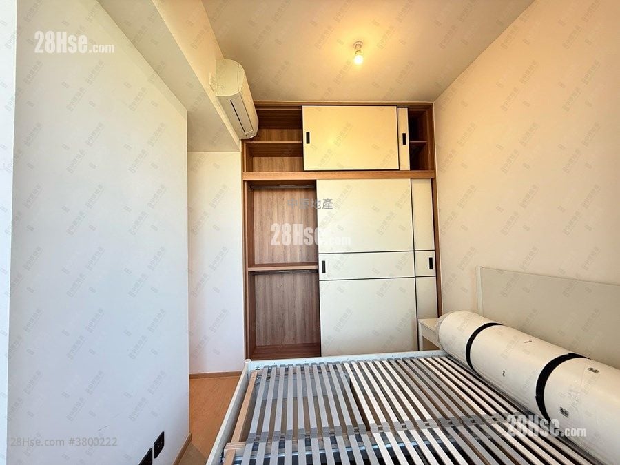 In One Rental 2 Bedrooms , 1 Bathroom 522 ft²