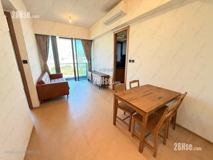 In One Rental 2 Bedrooms , 1 Bathroom 522 ft²