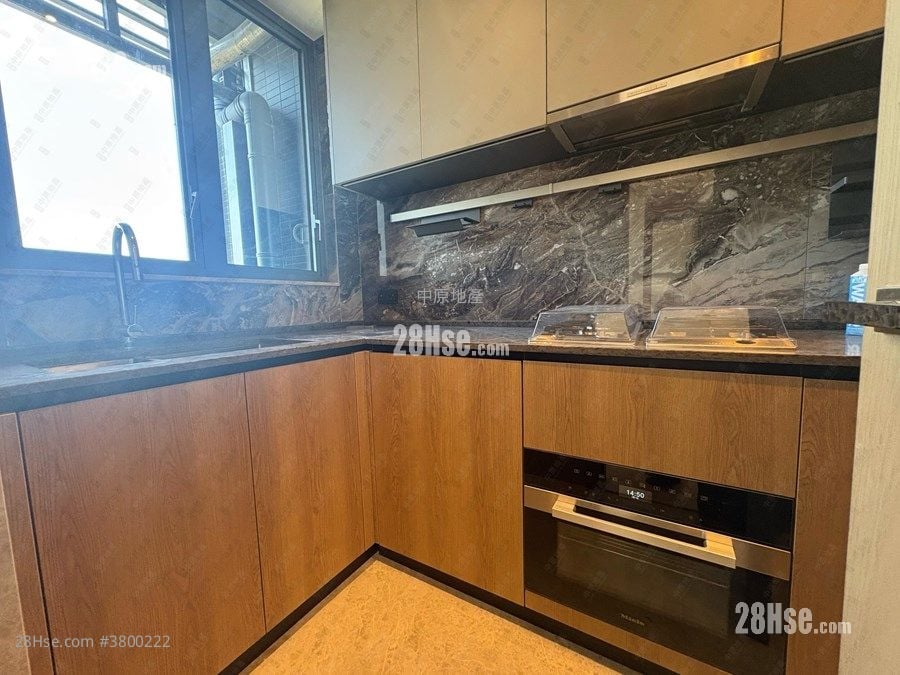 In One Rental 2 Bedrooms , 1 Bathroom 522 ft²