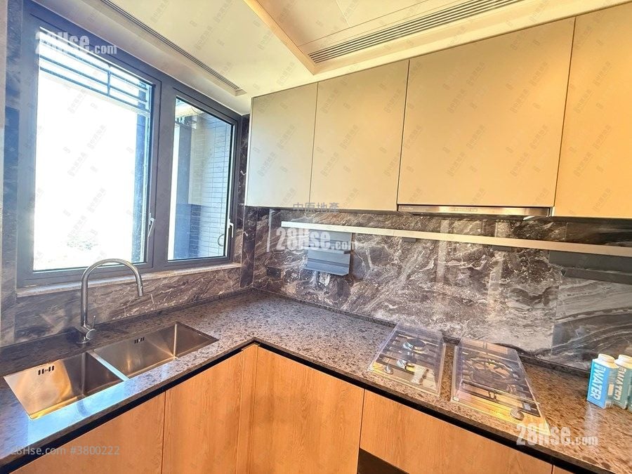 In One Rental 2 Bedrooms , 1 Bathroom 522 ft²