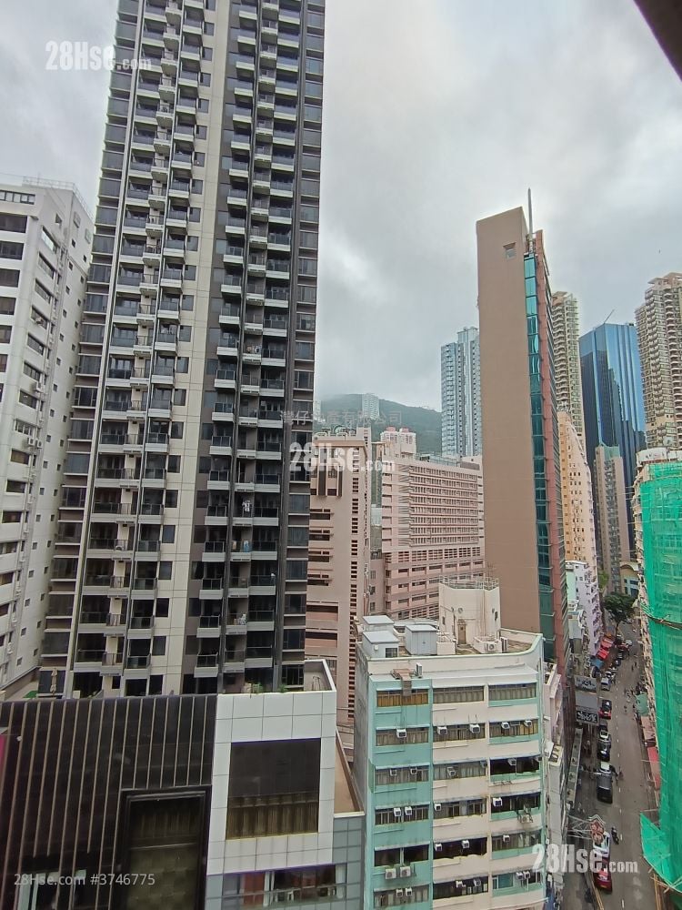 Senior Building Rental 3 Bedrooms , 2 Bathrooms 731 ft²