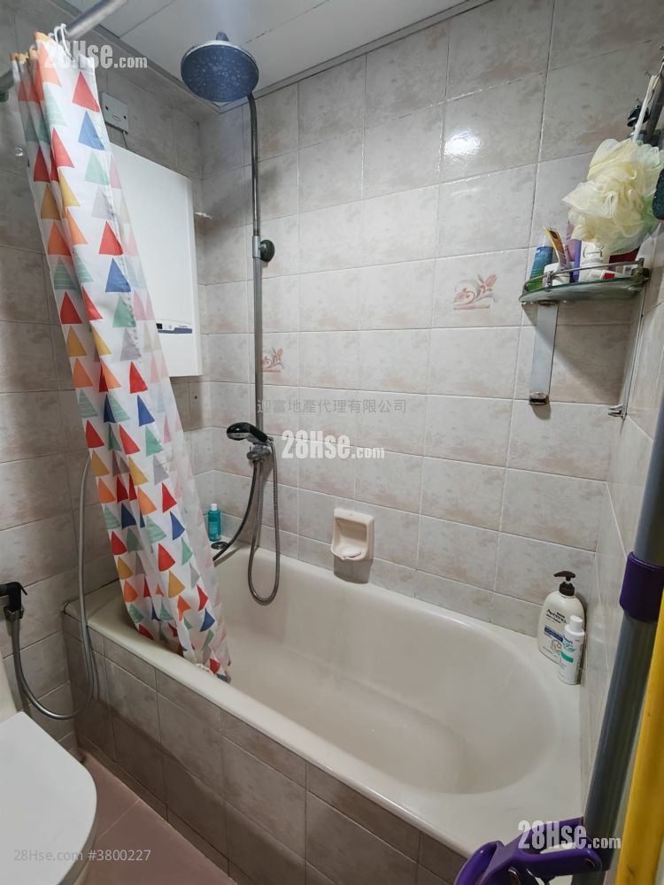 Whampoa Garden Sell 2 Bedrooms , 1 Bathroom 505 ft²