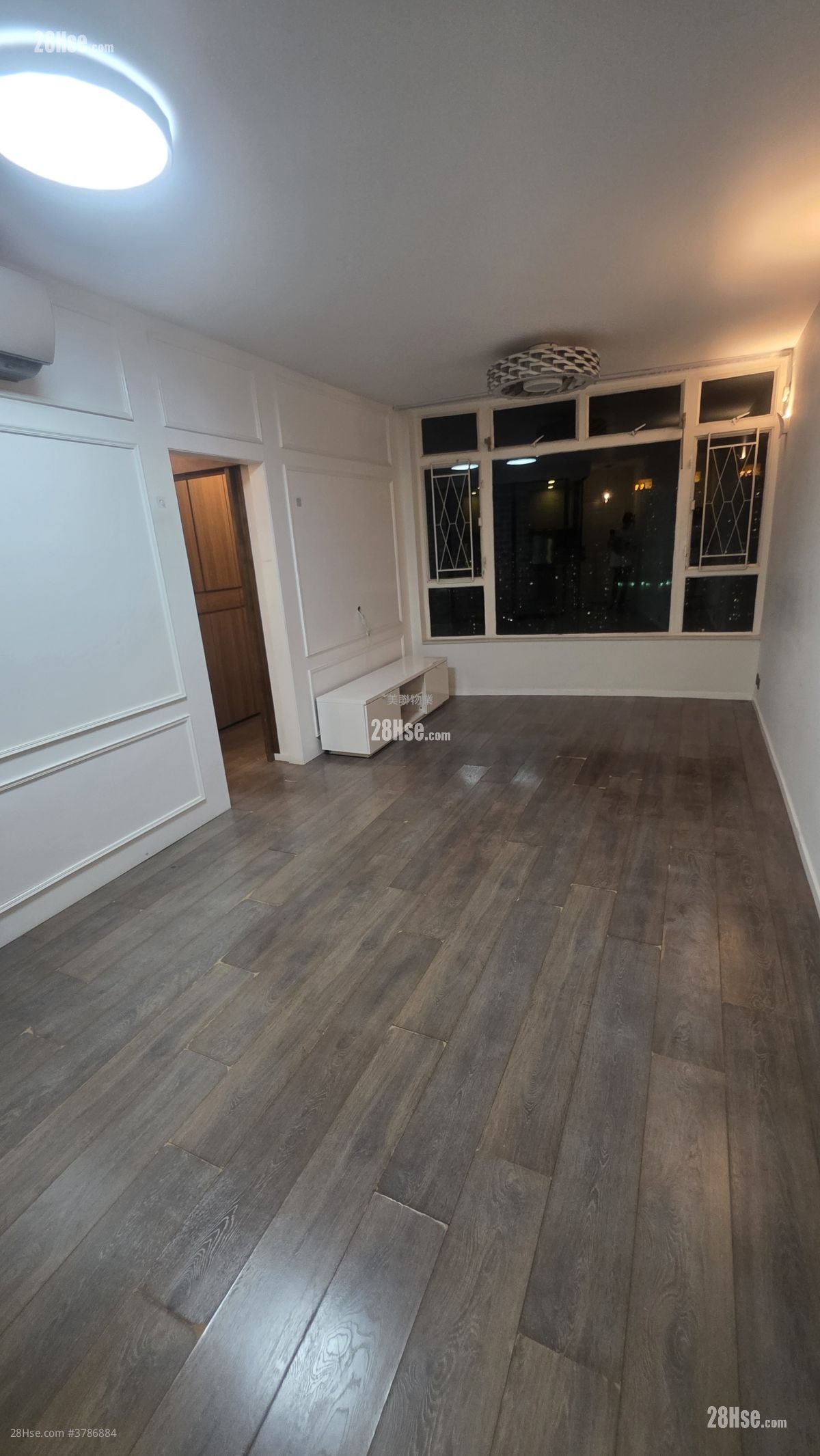 卓尔居 售盘 3 房 , 1 浴室 679 平方尺