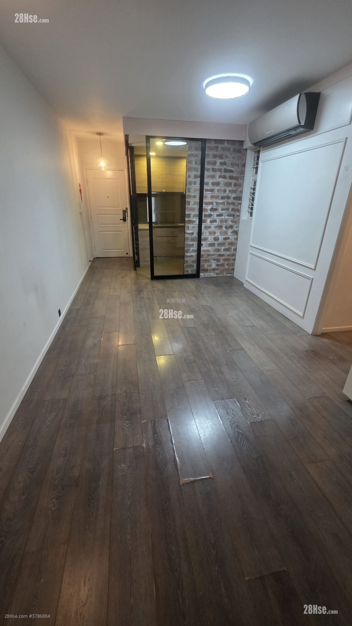 卓尔居 售盘 3 房 , 1 浴室 679 平方尺