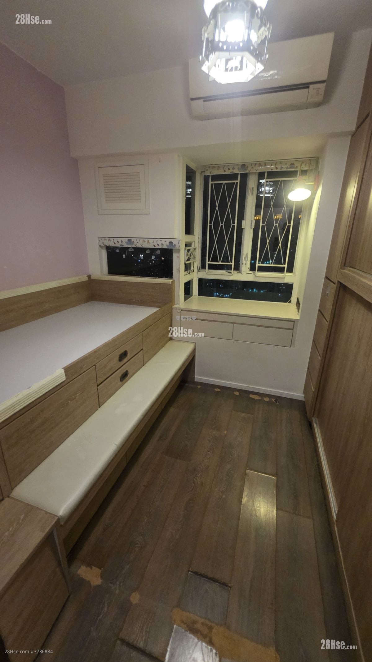 卓尔居 售盘 3 房 , 1 浴室 679 平方尺