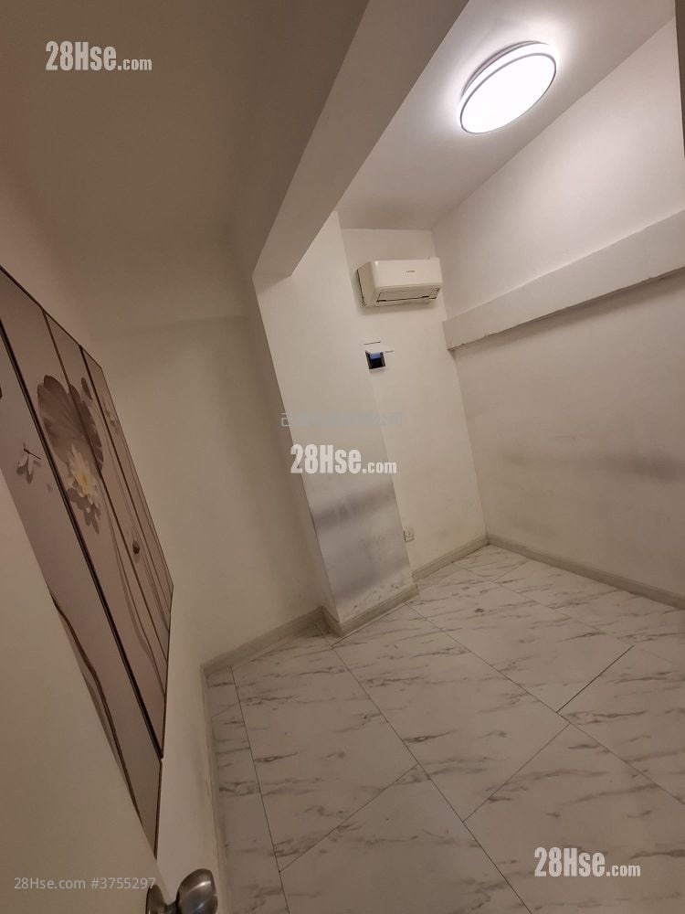 Kiu Kin  Rental 3 Bedrooms , 1 Toilet 630 ft²