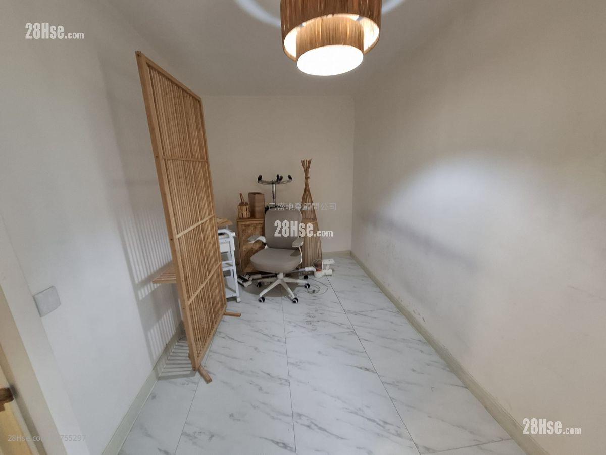 Kiu Kin  Rental 3 Bedrooms , 1 Toilet 630 ft²