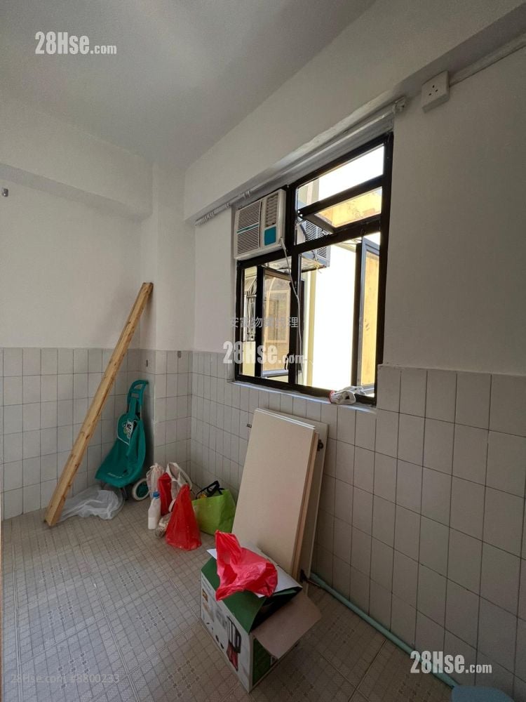 On Dick Building Rental 2 Bedrooms , 1 Bathroom 334 ft²