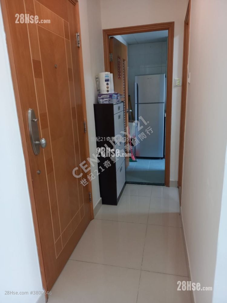 Kam Lung Court Sell 2 Bedrooms , 1 Bathroom 401 ft²