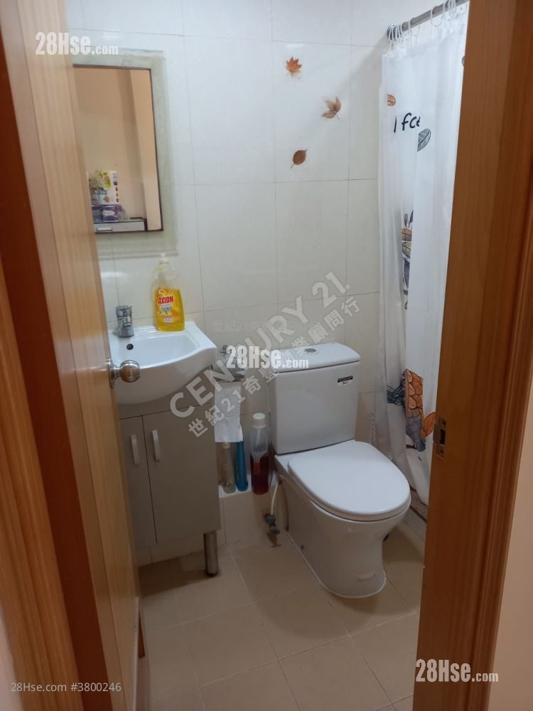 Kam Lung Court Sell 2 Bedrooms , 1 Bathroom 401 ft²