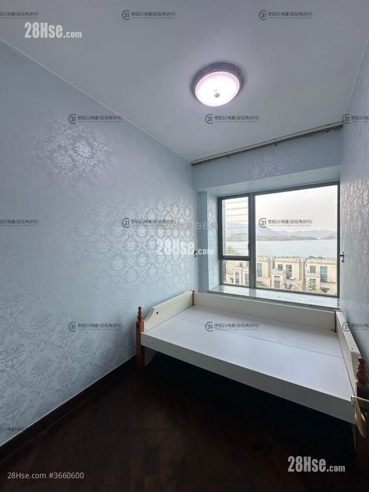 Mayfair By The Sea Rental 4 Bedrooms , 3 Bathrooms 1,395 ft²