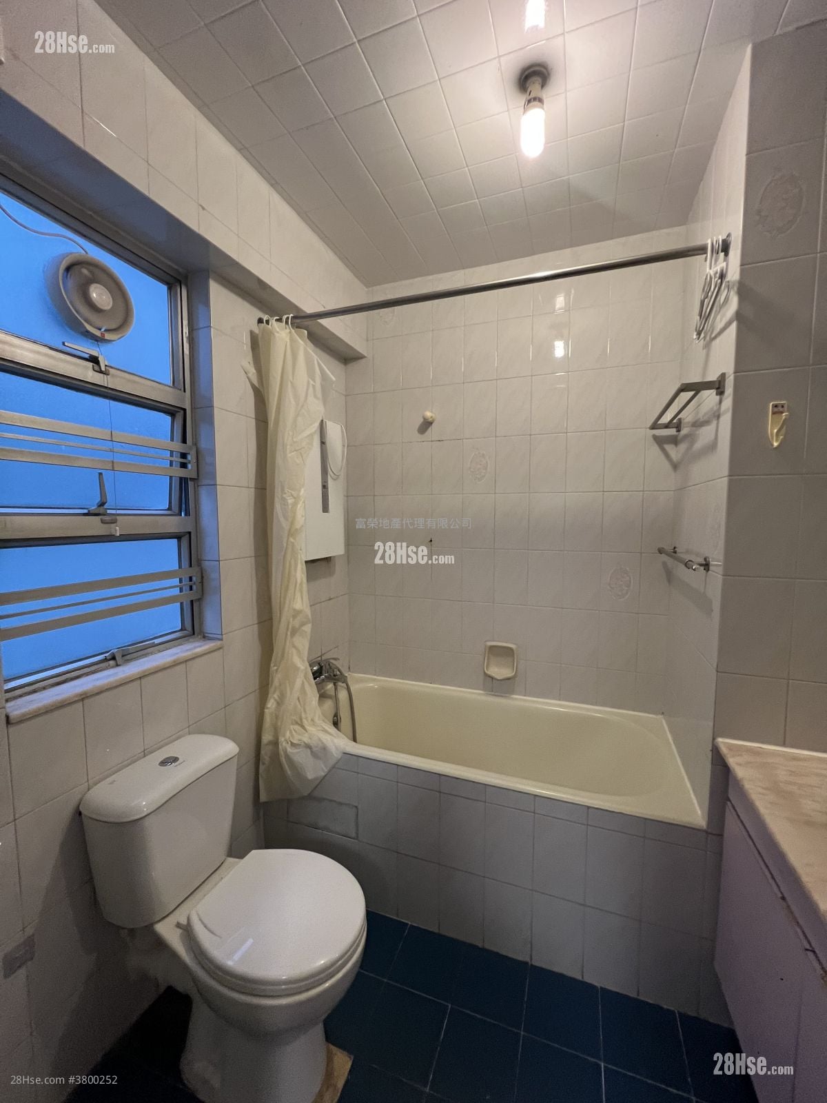 Whampoa Garden Rental 3 Bedrooms , 2 Bathrooms 775 ft²