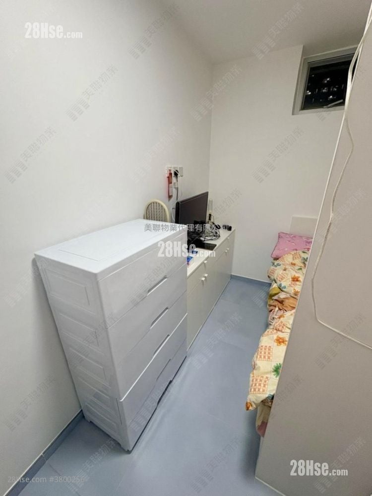 Ching Wah Court Sell 3 Bedrooms 554 ft²