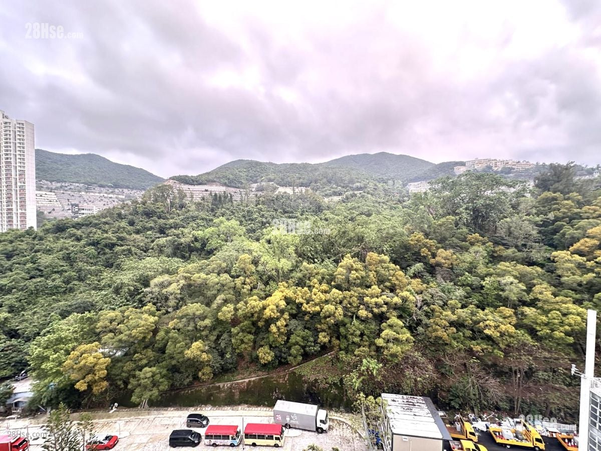 Moon Wah House Sell 2 Bedrooms , 1 Bathroom 316 ft²