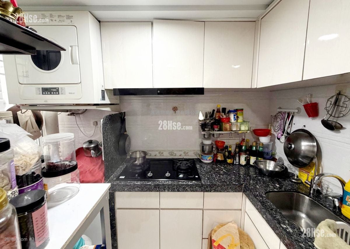 Tung Hei Court Sell 3 Bedrooms , 1 Bathroom 598 ft²