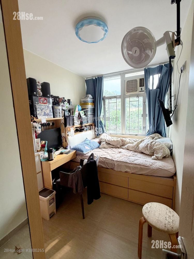 Tung Hei Court Sell 3 Bedrooms , 1 Bathroom 598 ft²