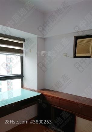 Beneville Sell 2 Bedrooms 428 ft²