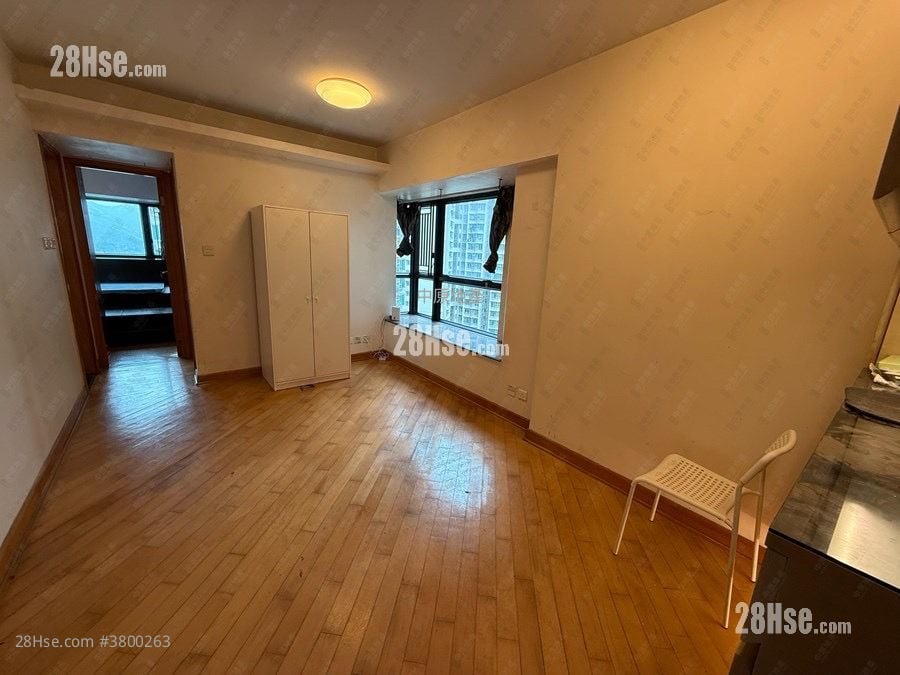 Beneville Sell 2 Bedrooms 428 ft²