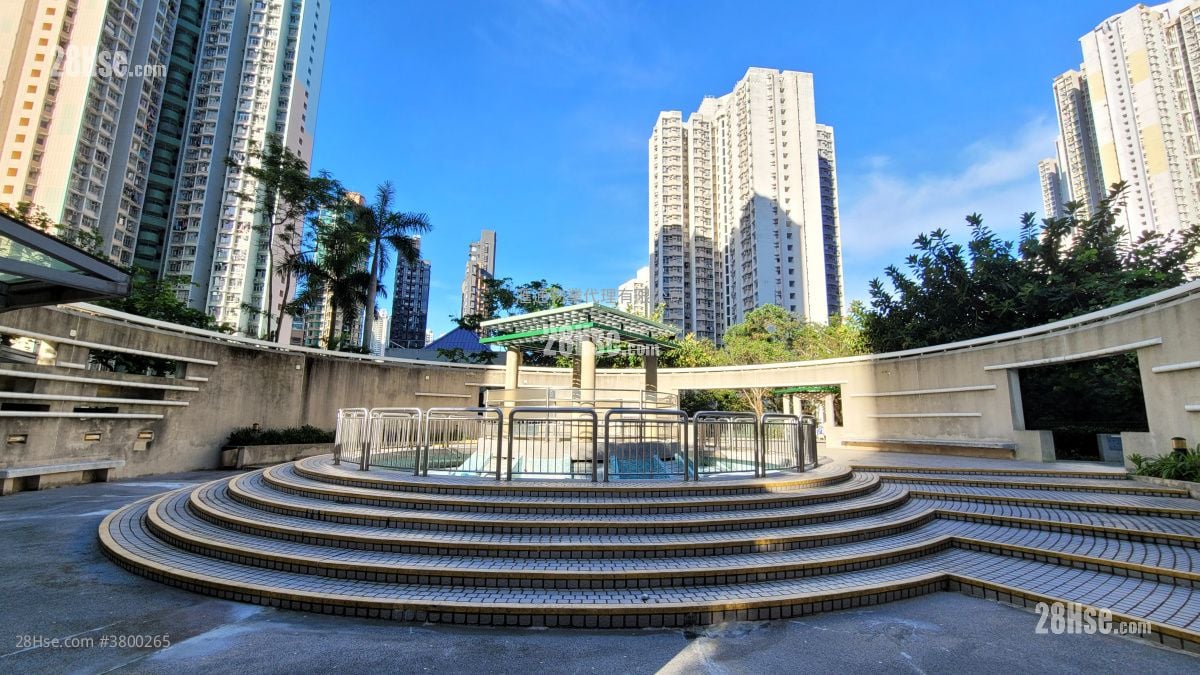 Tung Hei Court Sell 3 Bedrooms , 1 Bathroom 598 ft²