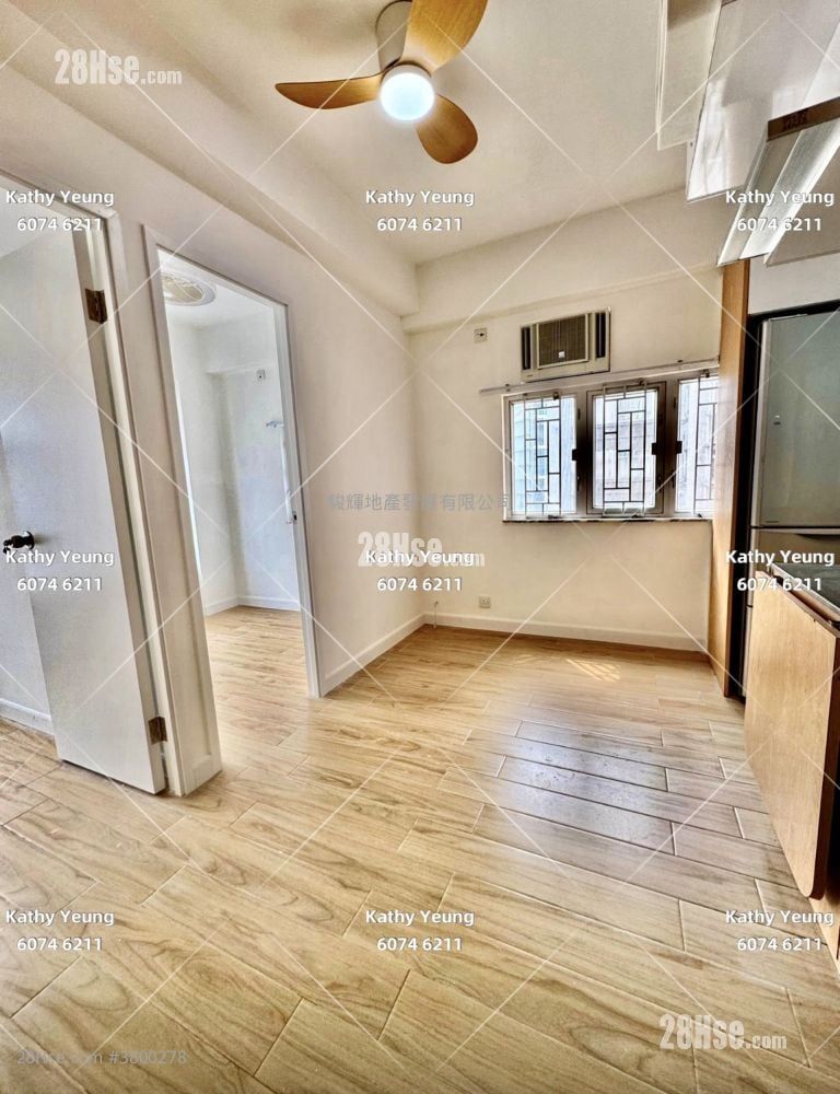 Hung Wai Building Sell 2 Bedrooms , 1 Bathroom 306 ft²