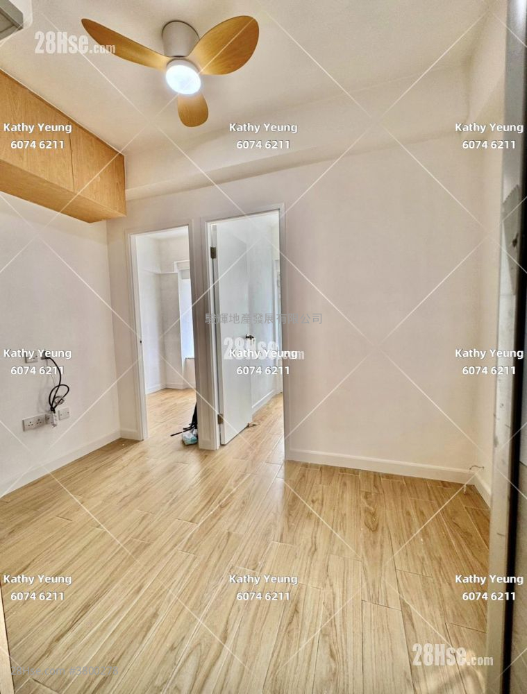 Hung Wai Building Sell 2 Bedrooms , 1 Bathroom 306 ft²