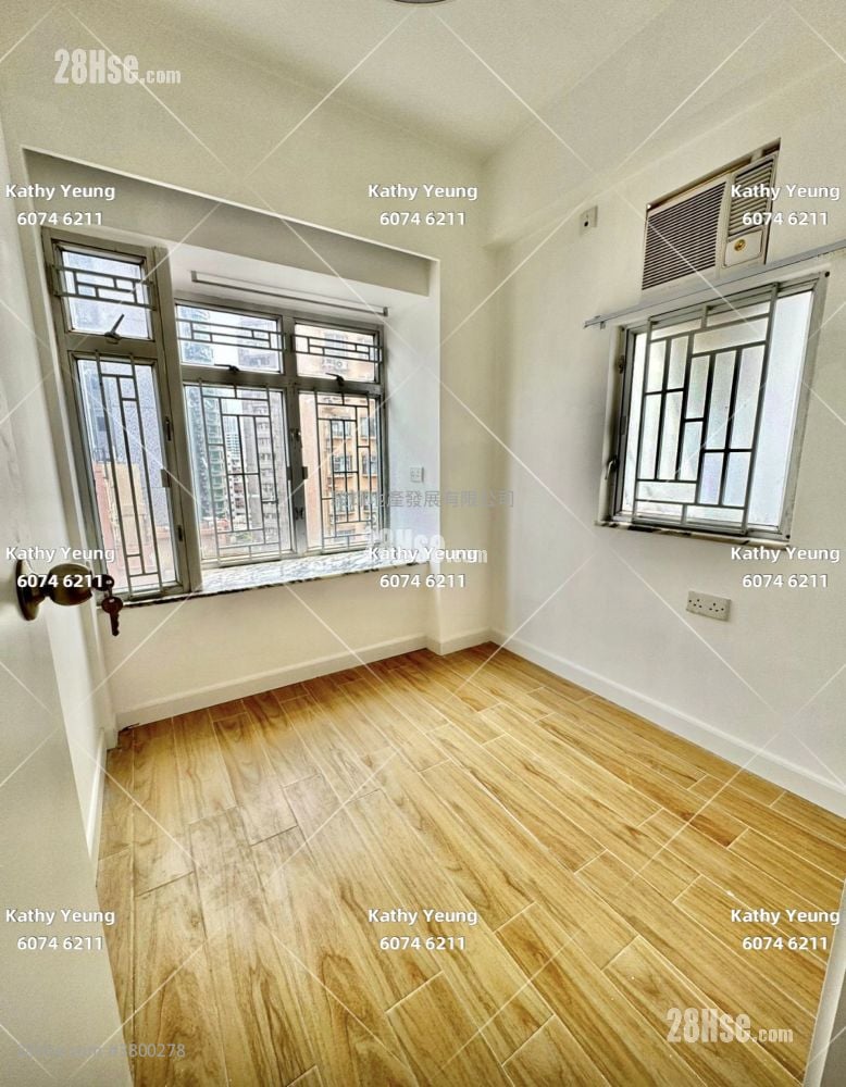 Hung Wai Building Sell 2 Bedrooms , 1 Bathroom 306 ft²