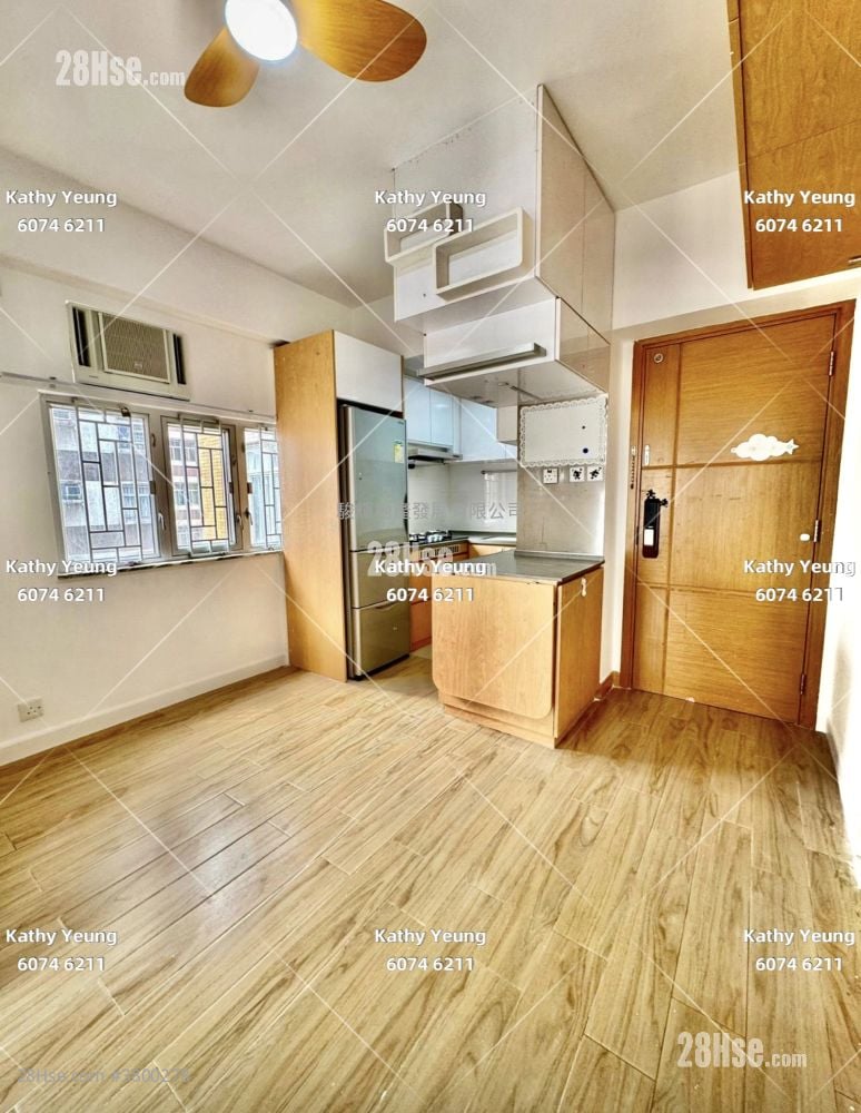 Hung Wai Building Sell 2 Bedrooms , 1 Bathroom 306 ft²