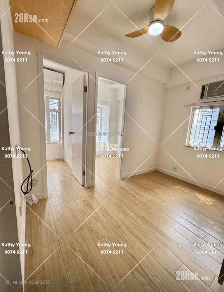 Hung Wai Building Sell 2 Bedrooms , 1 Bathroom 306 ft²