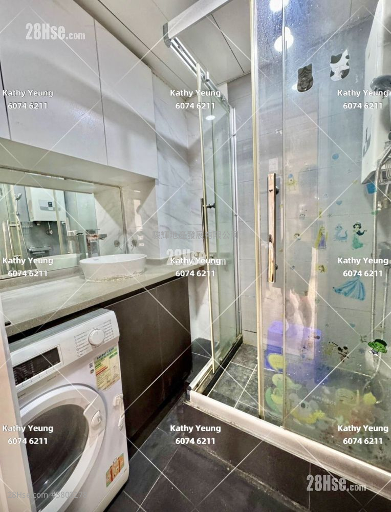 Hung Wai Building Sell 2 Bedrooms , 1 Bathroom 306 ft²