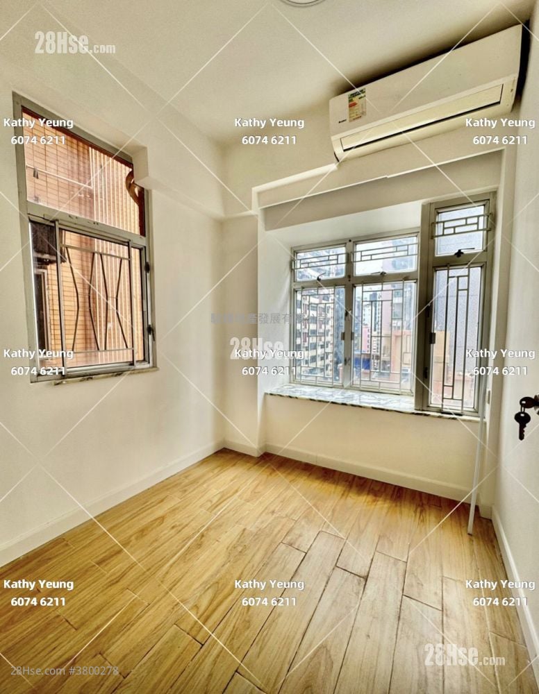 Hung Wai Building Sell 2 Bedrooms , 1 Bathroom 306 ft²