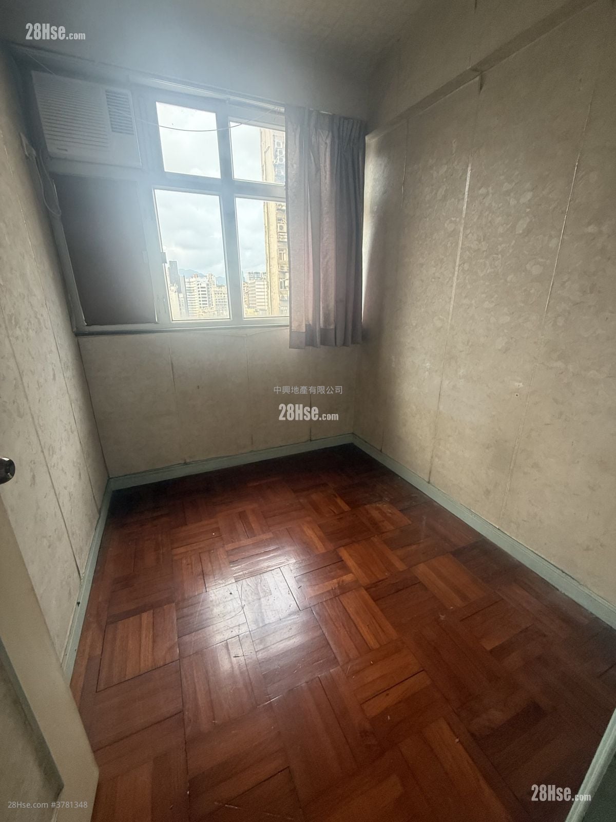 The Tun Shing Mansion Sell 3 Bedrooms , 1 Bathroom 462 ft²