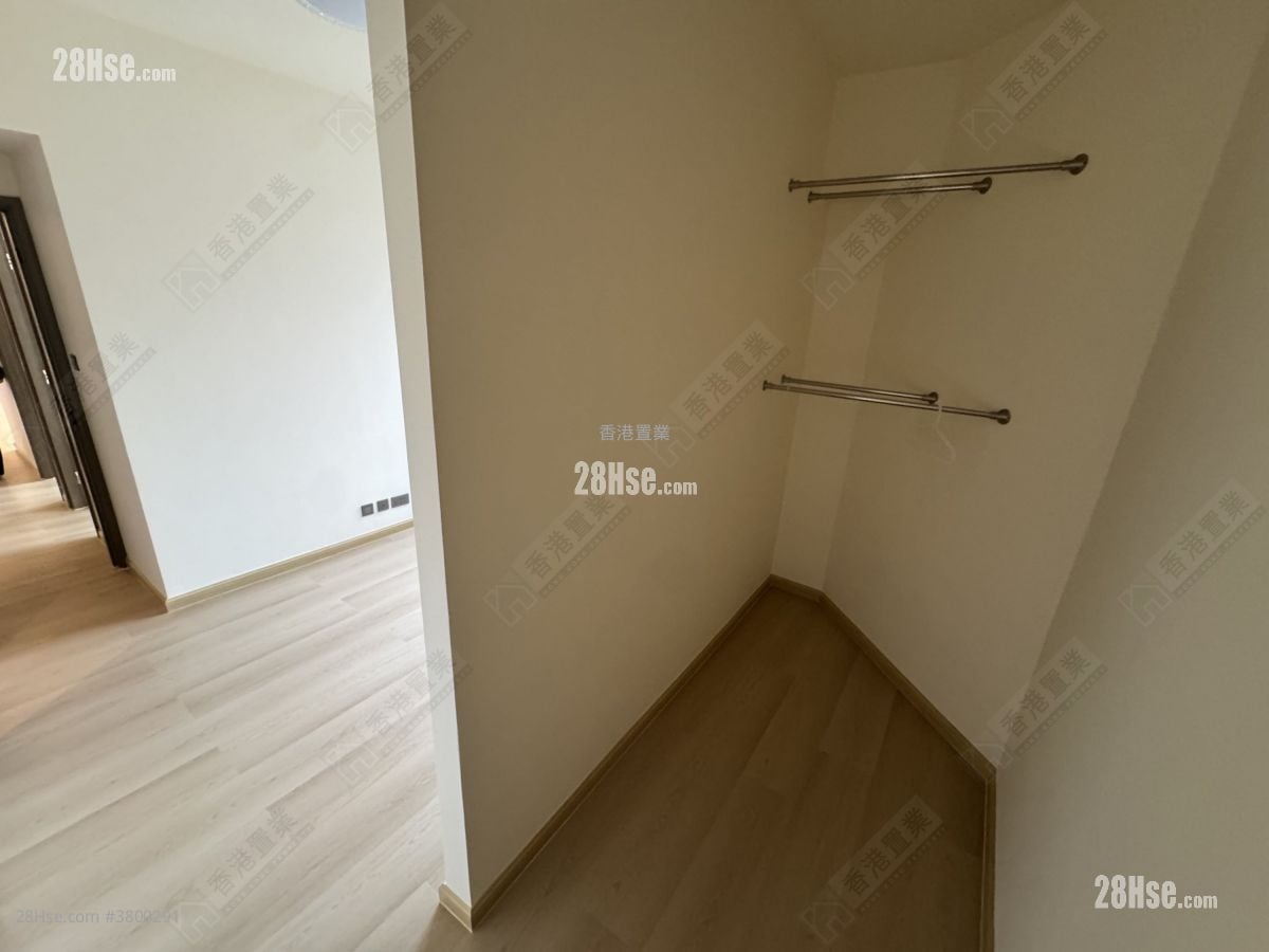 The Austin Rental 3 Bedrooms , 2 Bathrooms 890 ft²