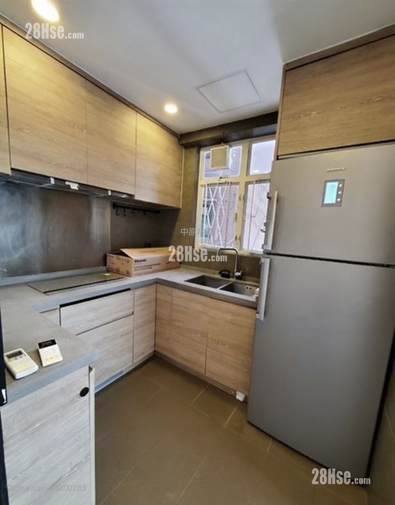 厨房: 卓尔居 售盘 3 房 679 平方尺