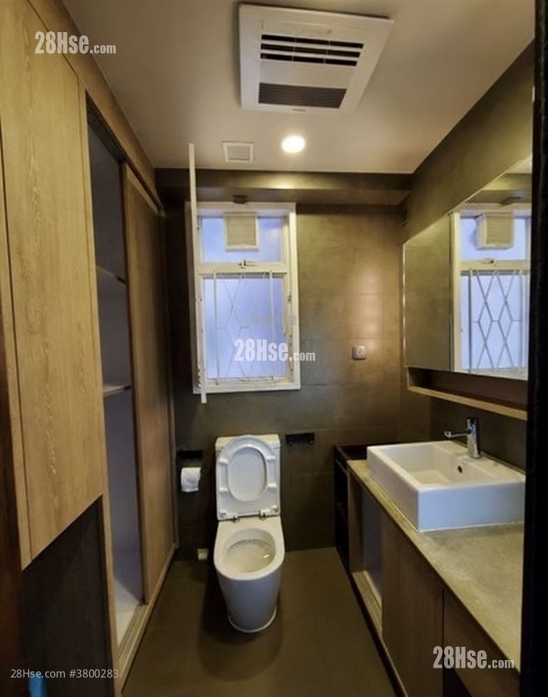 浴室: 卓尔居 售盘 3 房 679 平方尺