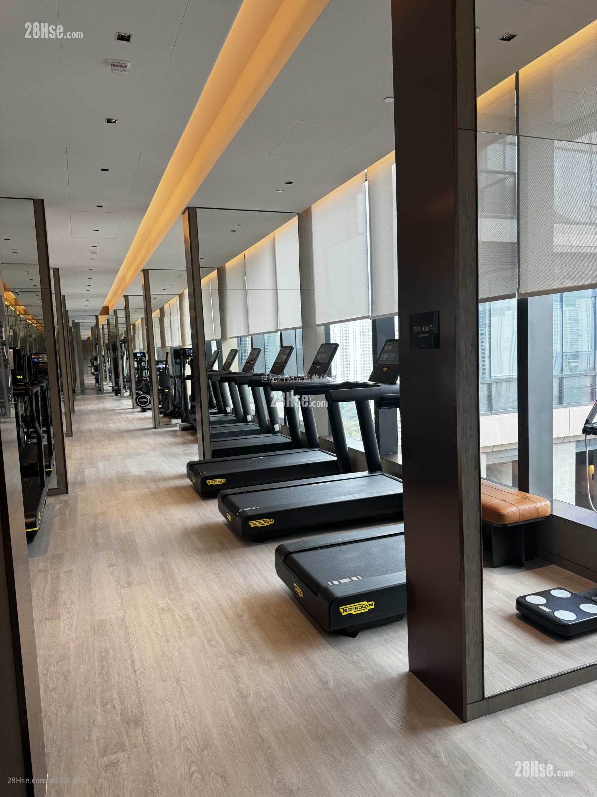 Uptown East Sell 3 Bedrooms , 3 Bathrooms 690 ft²