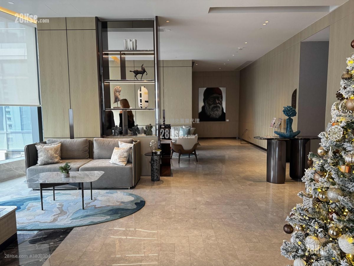 Uptown East Sell 3 Bedrooms , 3 Bathrooms 690 ft²