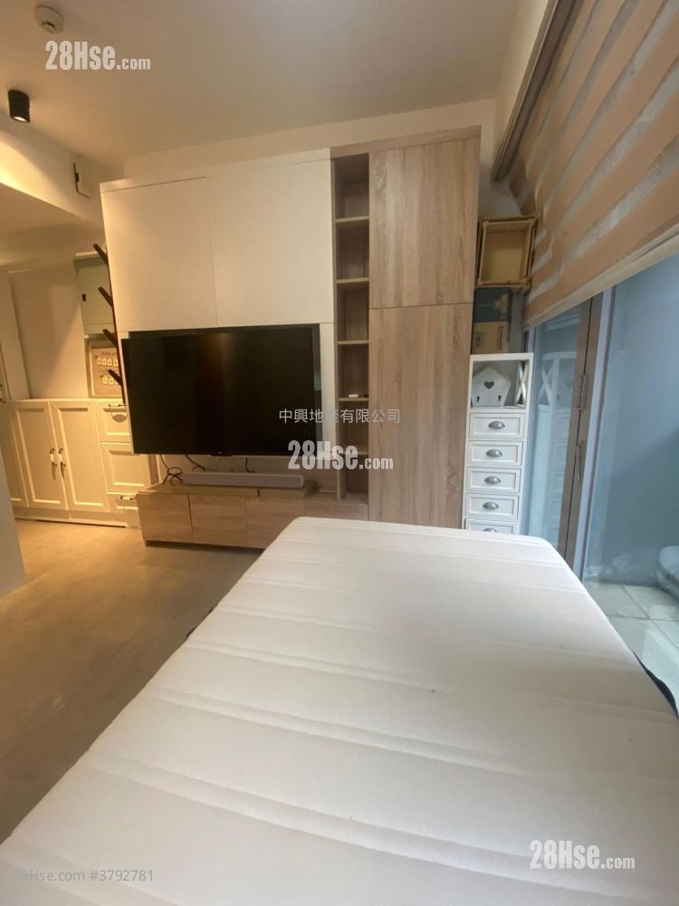 Ava62 Sell Studio , 1 Bathroom 206 ft²