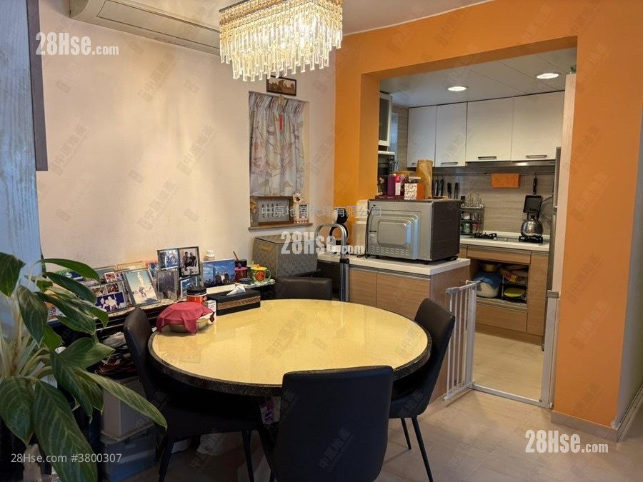 Aquamarine Sell 3 Bedrooms , 1 Bathroom 588 ft²