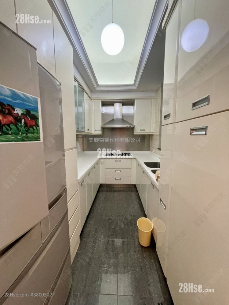 The Cairnhill Sell 3 Bedrooms 1,008 ft²