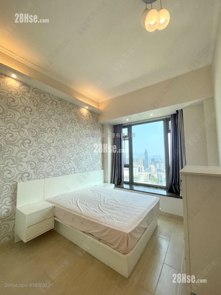 The Cairnhill Sell 3 Bedrooms 1,008 ft²