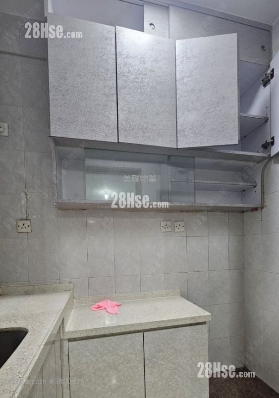 Fung Cheung Building Sell 333 ft²