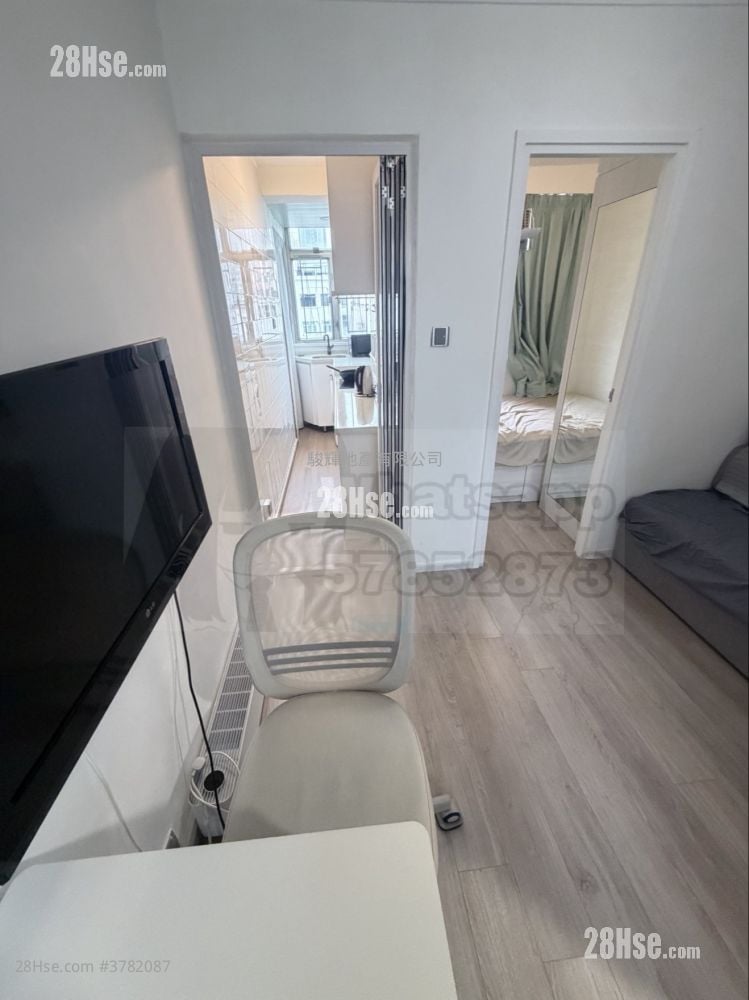 Houston Court Rental 2 Bedrooms , 1 Bathroom 240 ft²