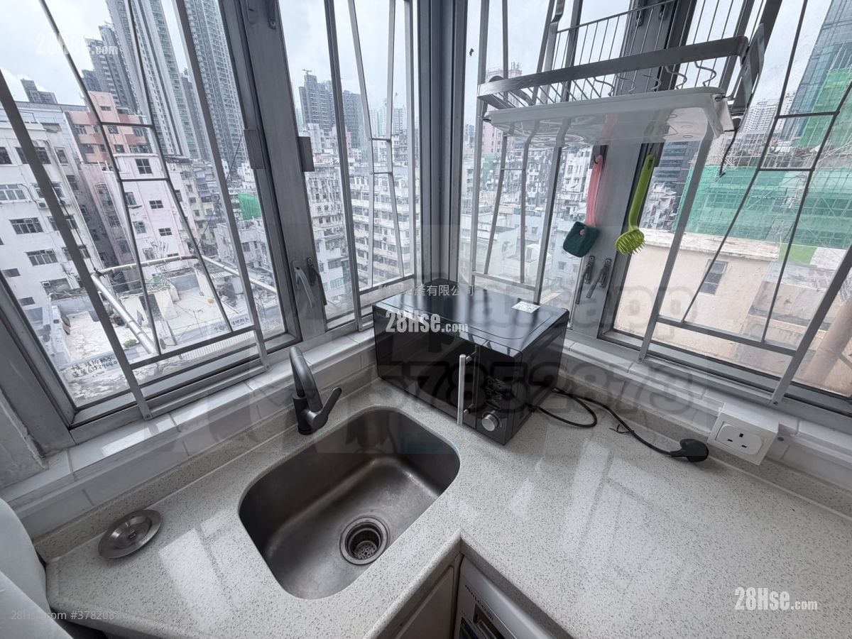 Houston Court Rental 2 Bedrooms , 1 Bathroom 240 ft²