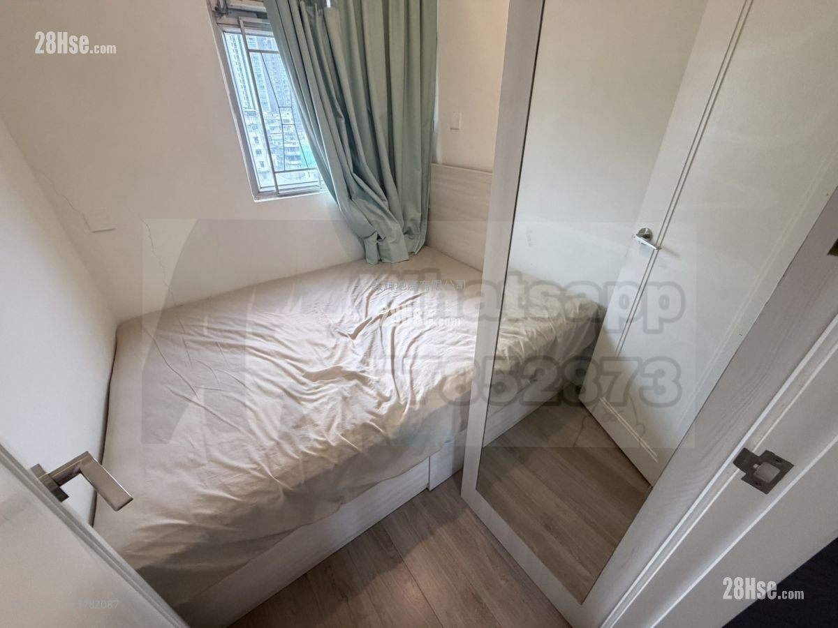 Houston Court Rental 2 Bedrooms , 1 Bathroom 240 ft²